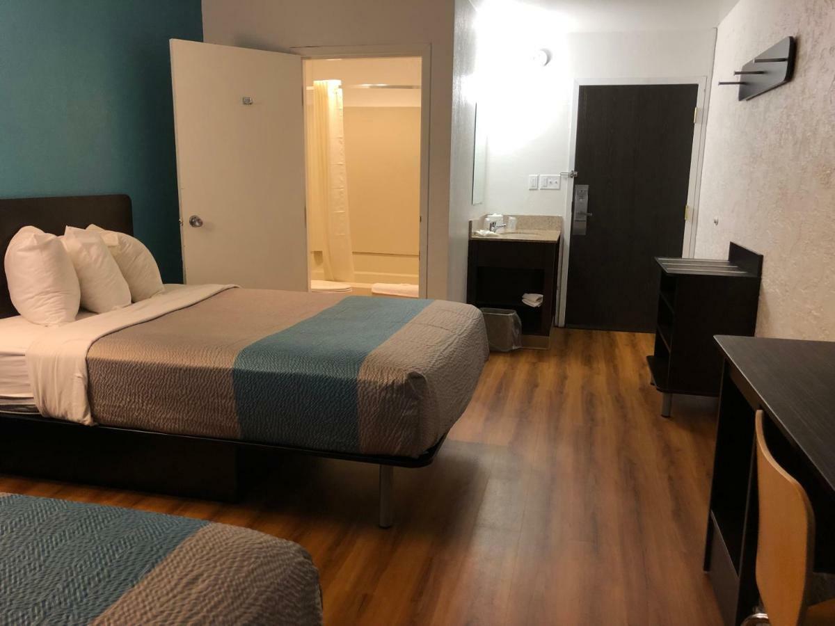 克洛斯6号汽车旅馆 拉克罗 外观 照片