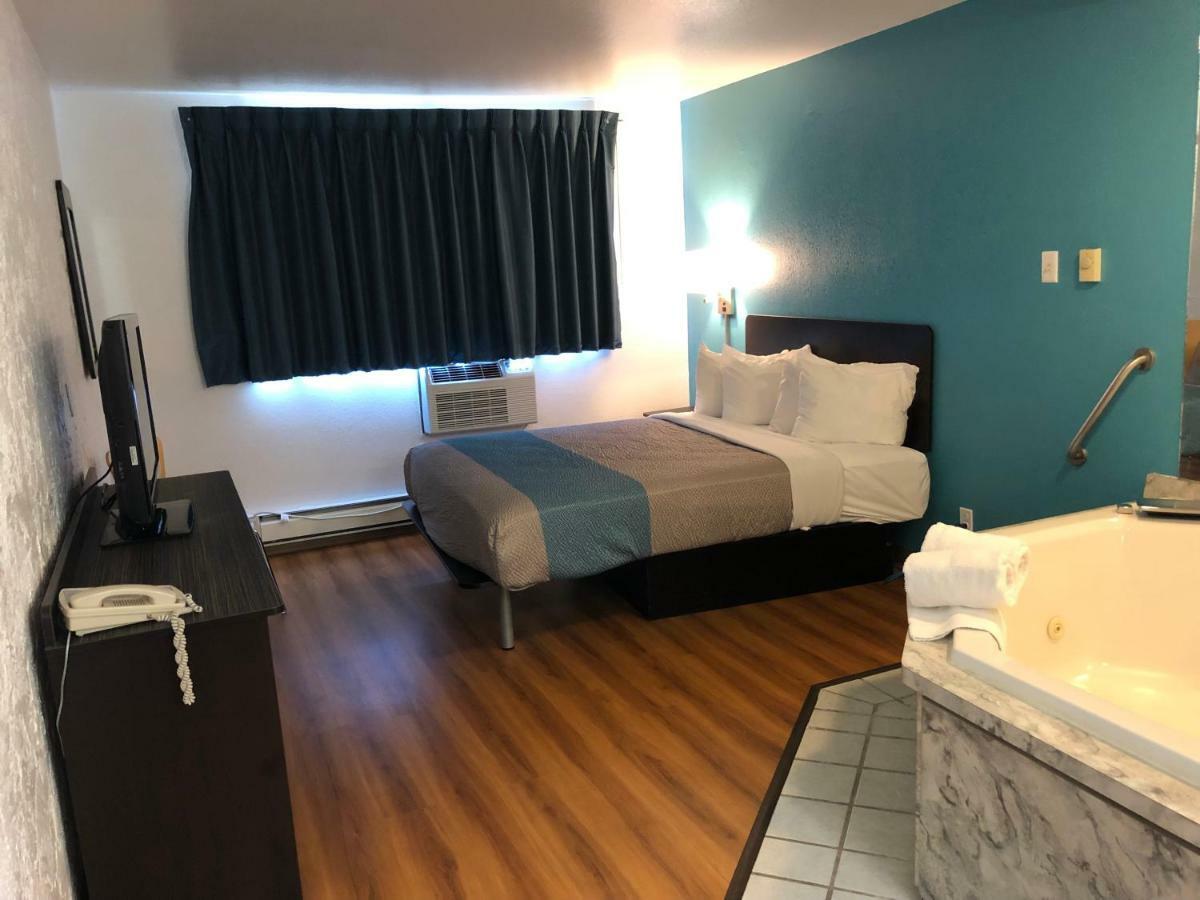 克洛斯6号汽车旅馆 拉克罗 外观 照片